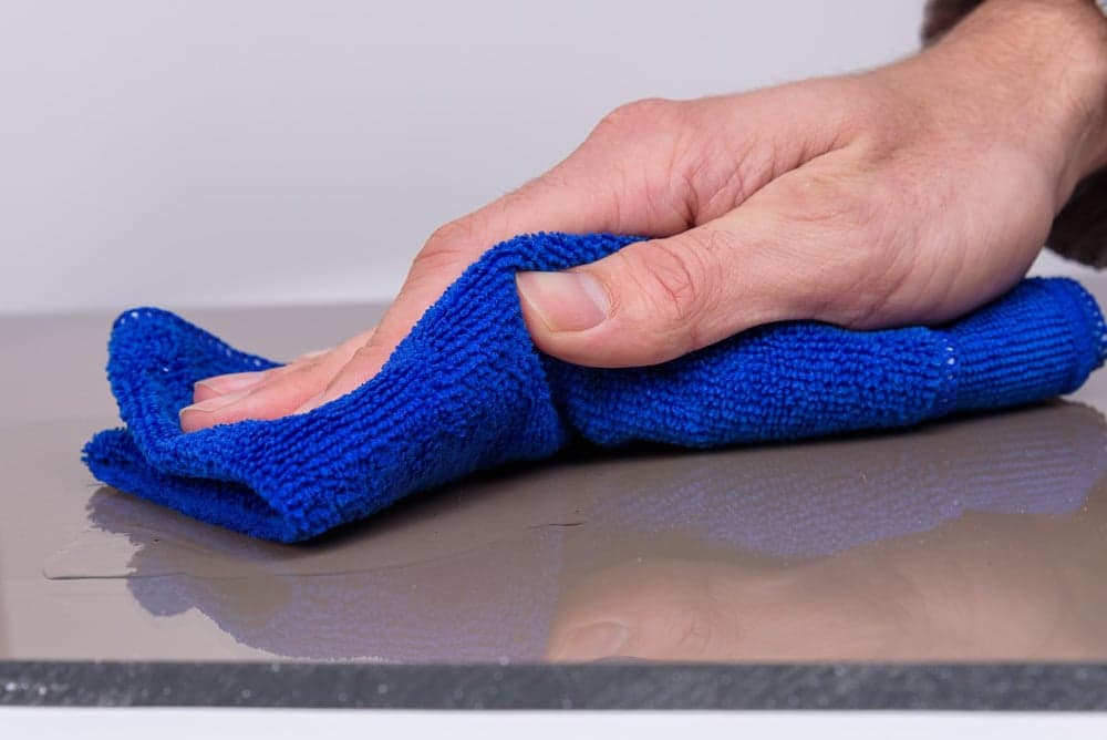 Cleaning polycarbonate