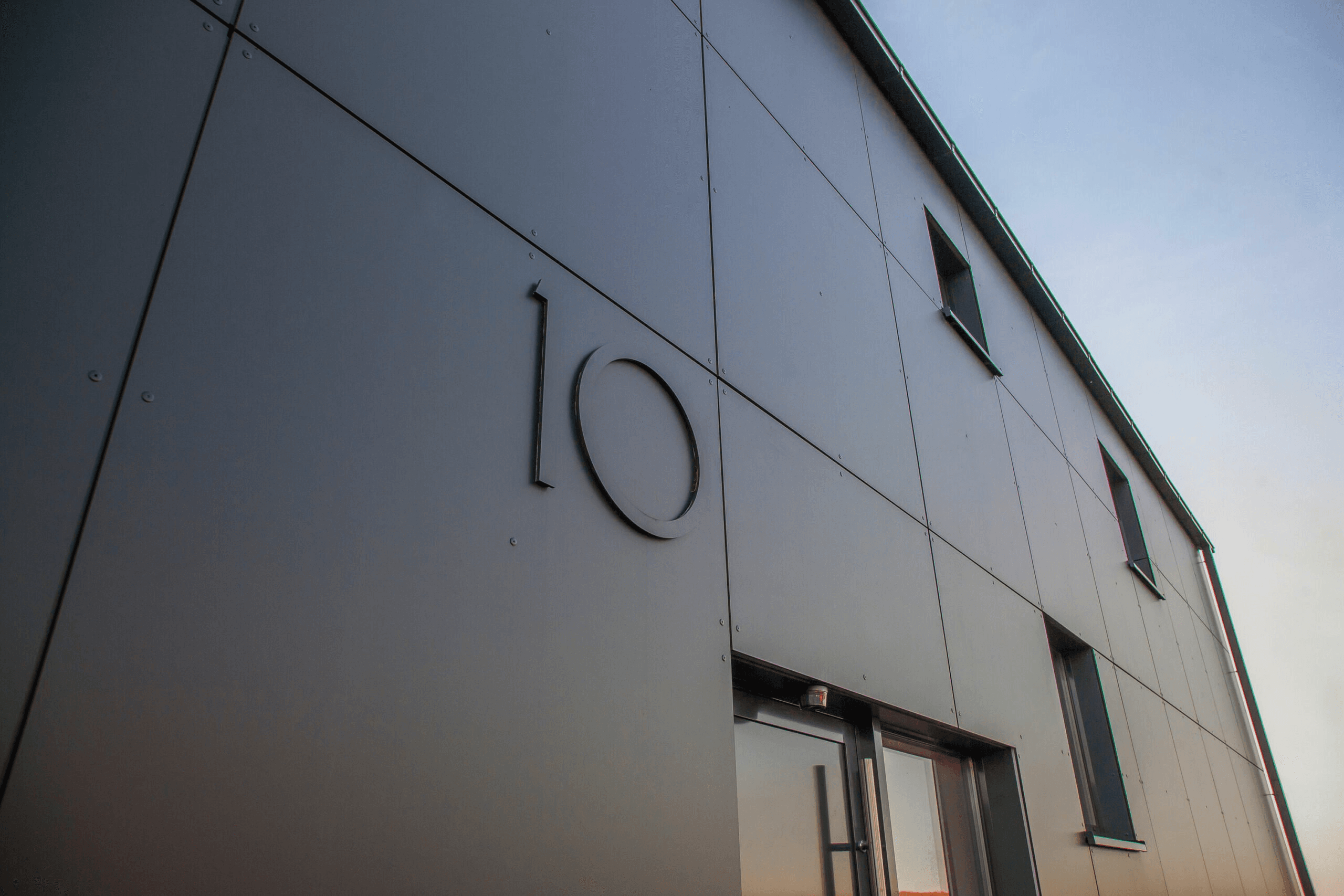 Facade panels black