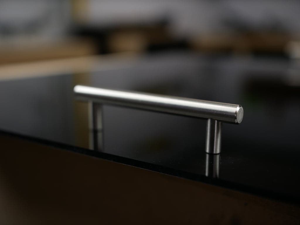 Handles footstool tray