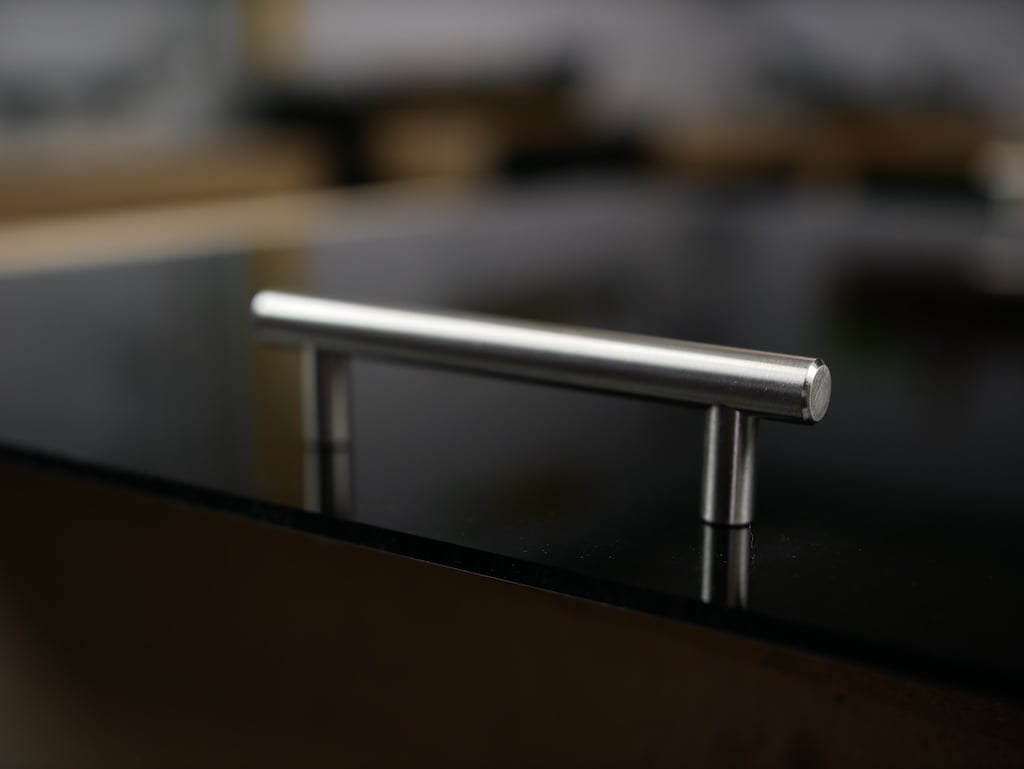 Handles footstool tray