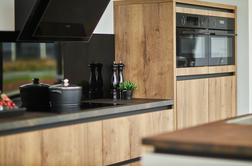 Kitchen splashback idea black