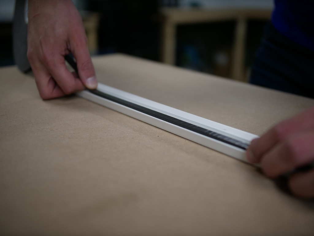 Window replacement placing glass band on the glass battens