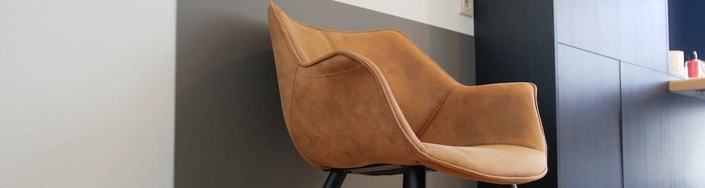 Plastic wall cladding interior