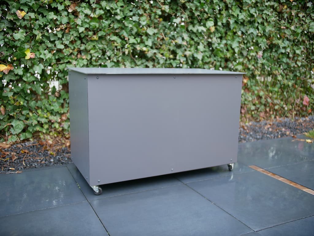 Parcel box HPL