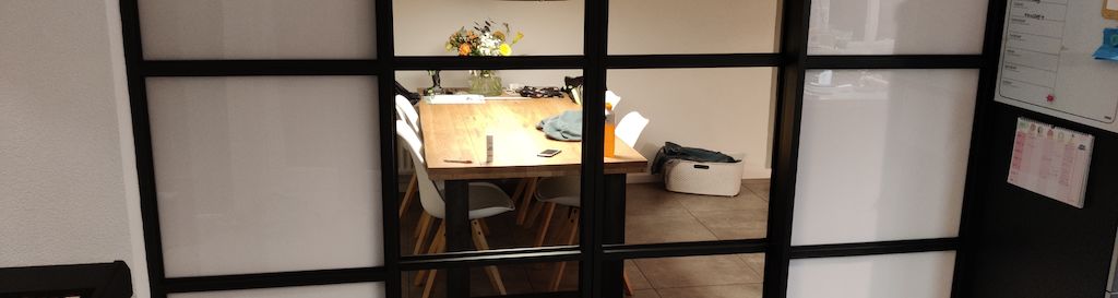 Sliding doors banner
