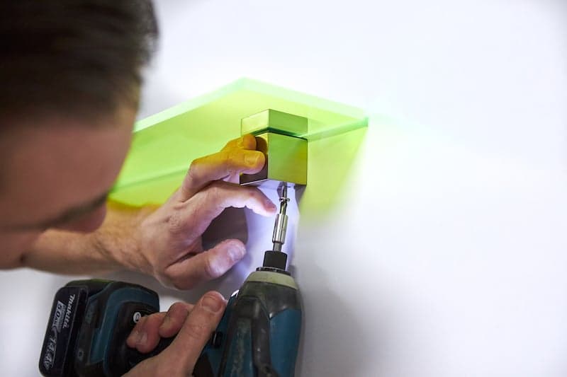 picture shelf DIY drilling
