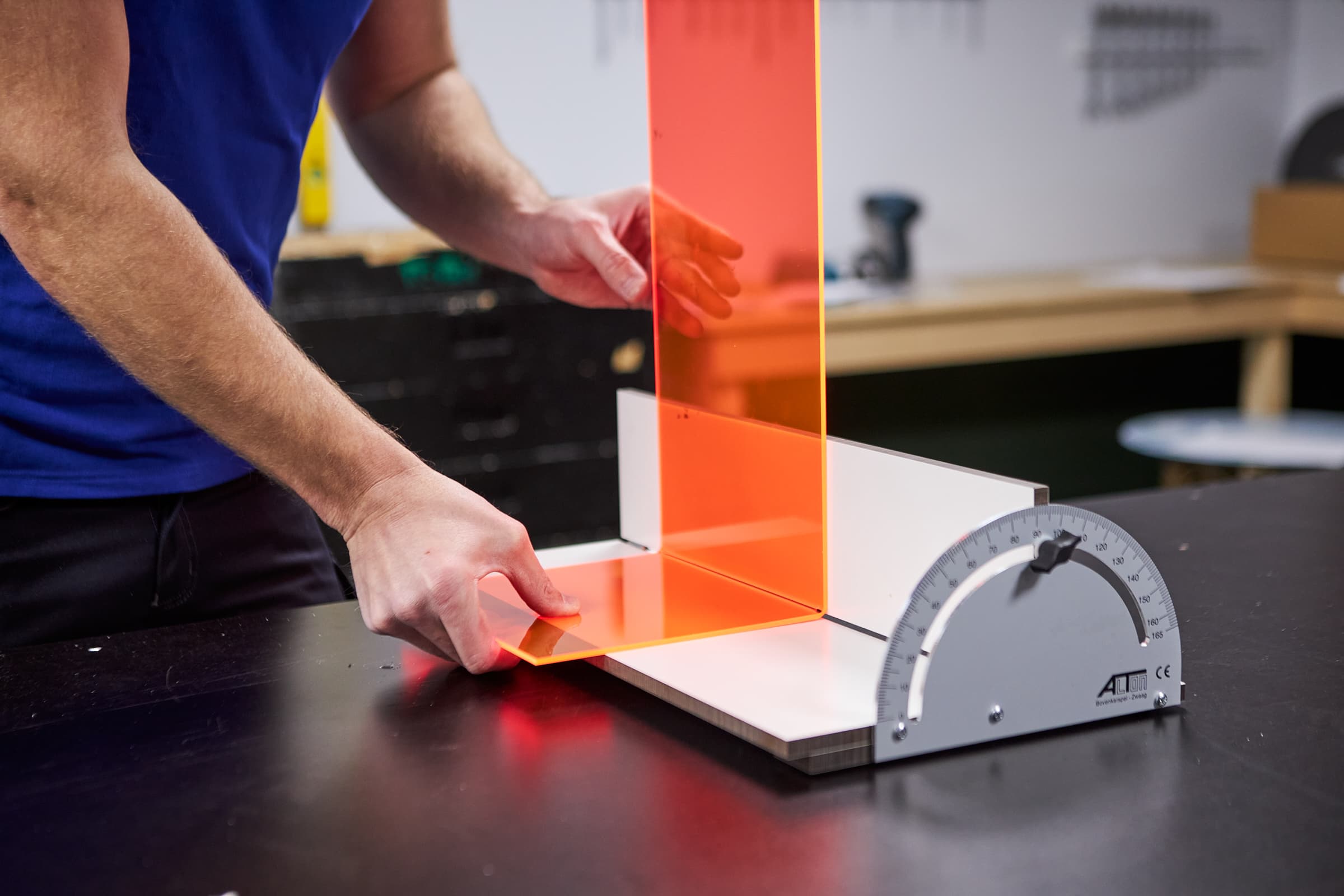 small acrylic talbe 90 bend