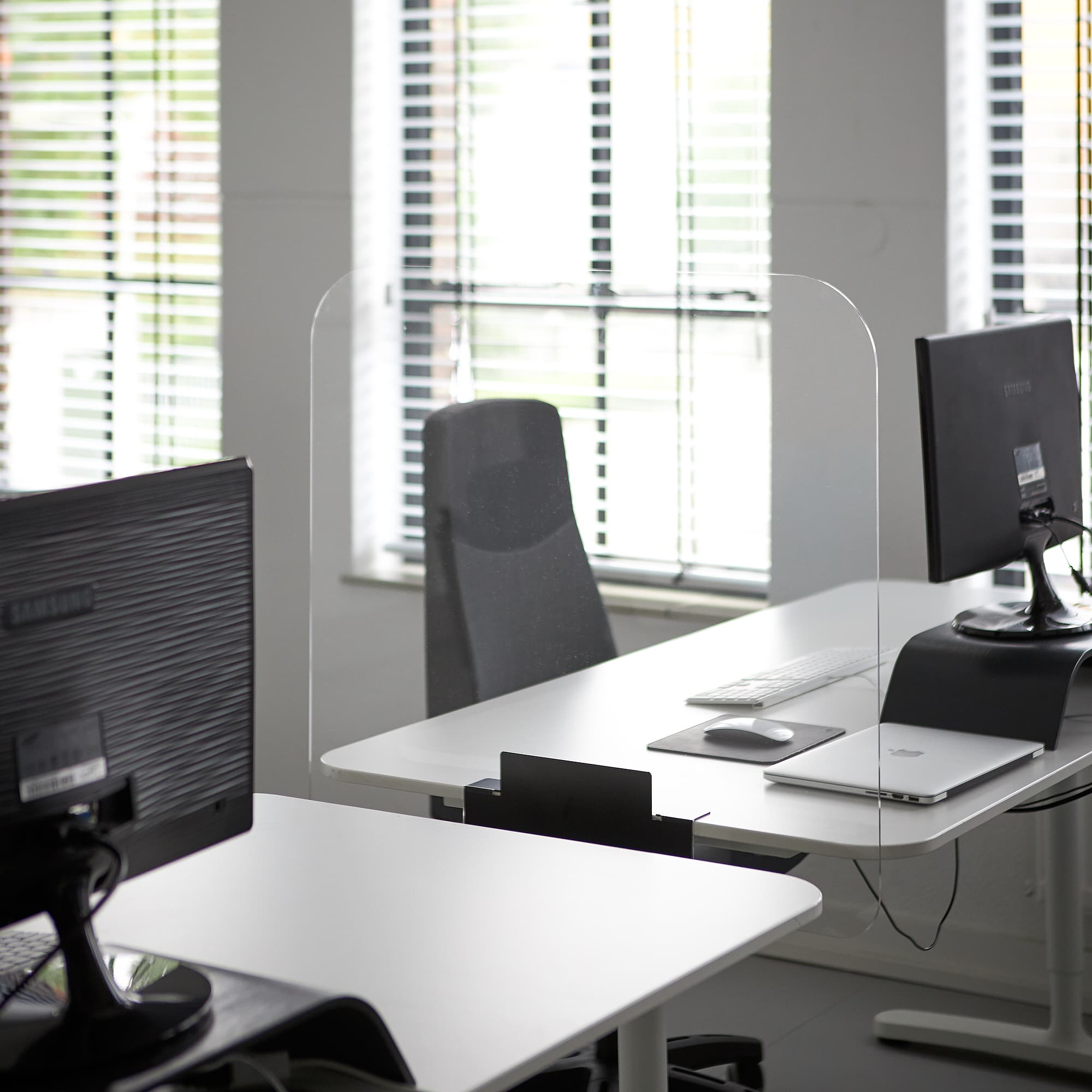 Small perspex screen for desk or table