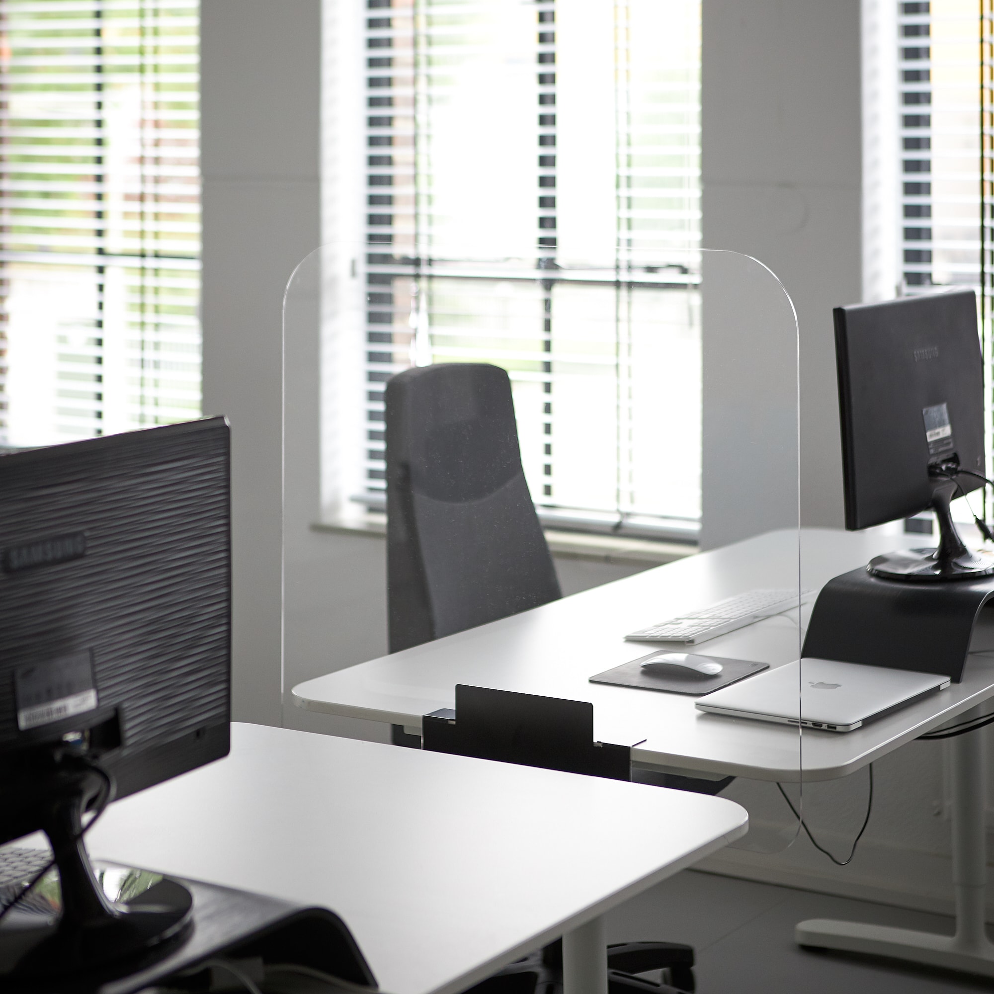 Small perspex screen for desk or table