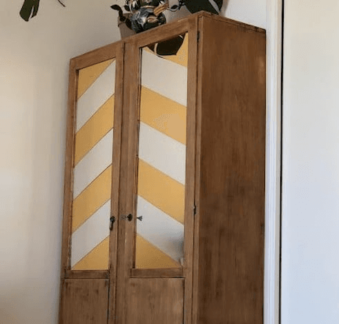 Mirrored plexiglass on wardrobe doors