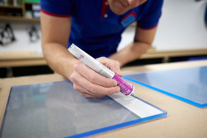 The Best Way to Remove the Plastic Film From Plexiglass