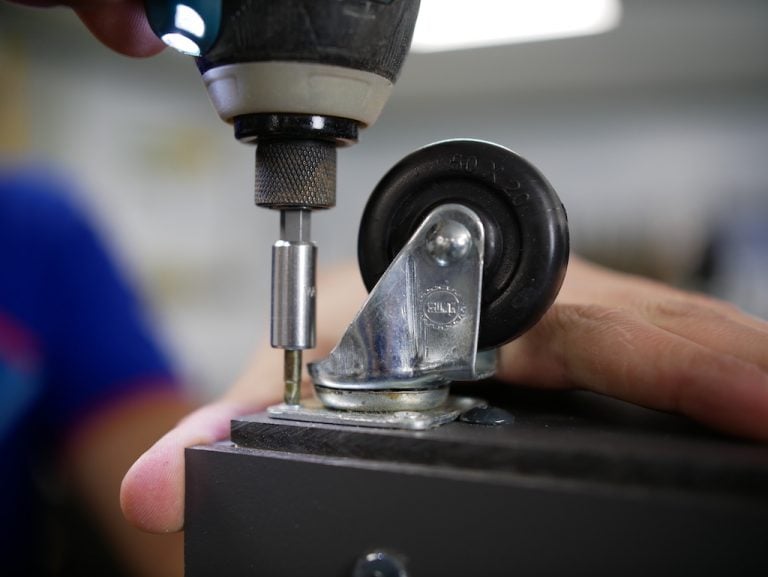 How to build a DIY outdoor cushion storage box