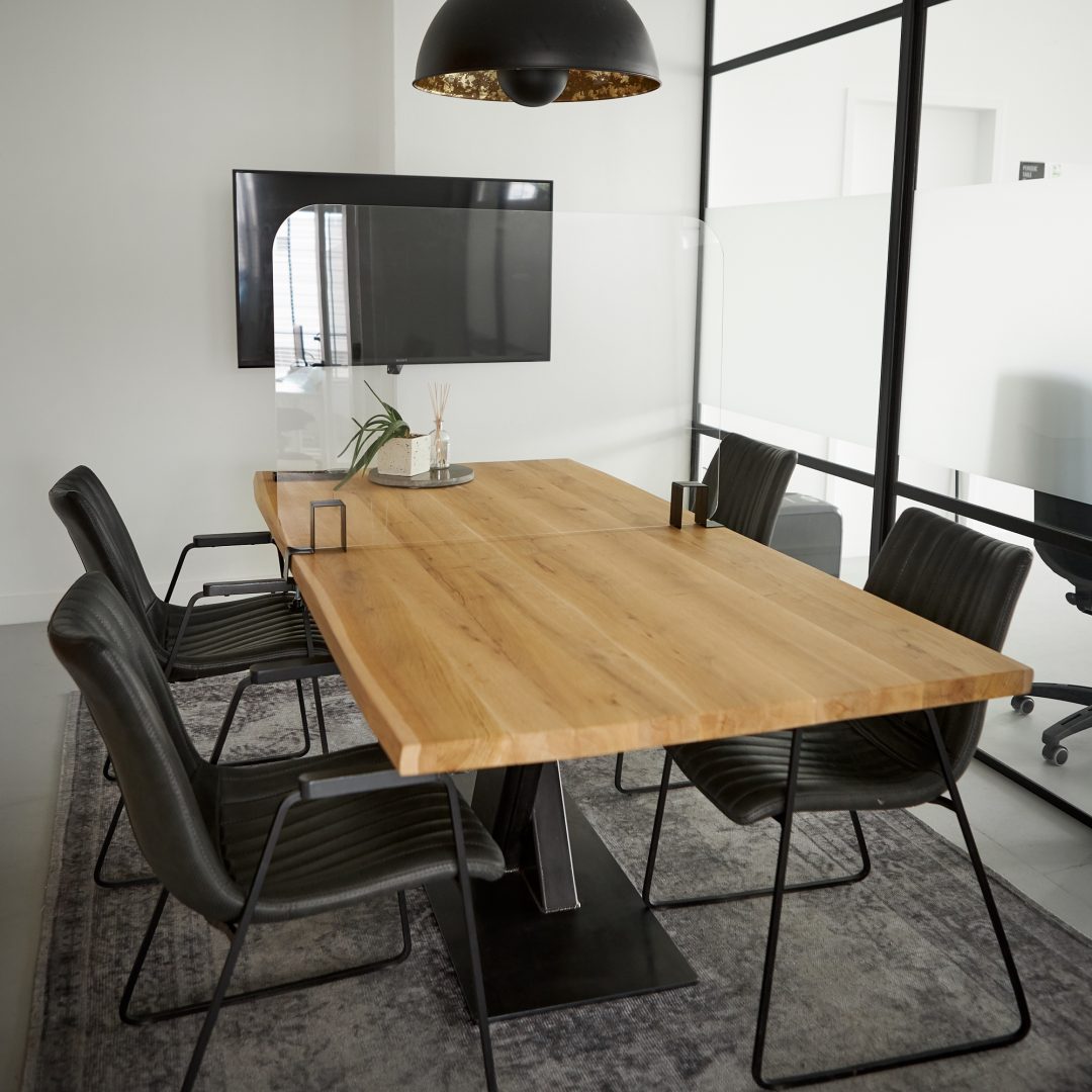 Tabletop Screen out of acrylic sheet