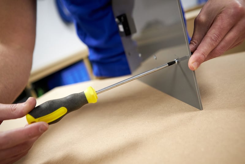 Making a clock with key rack