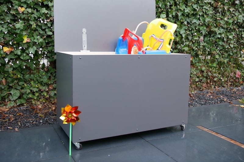 outdoor toybox diy