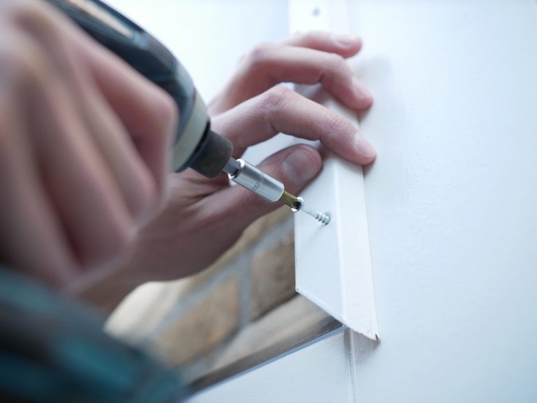 How to replace garden shed windows in 5 steps