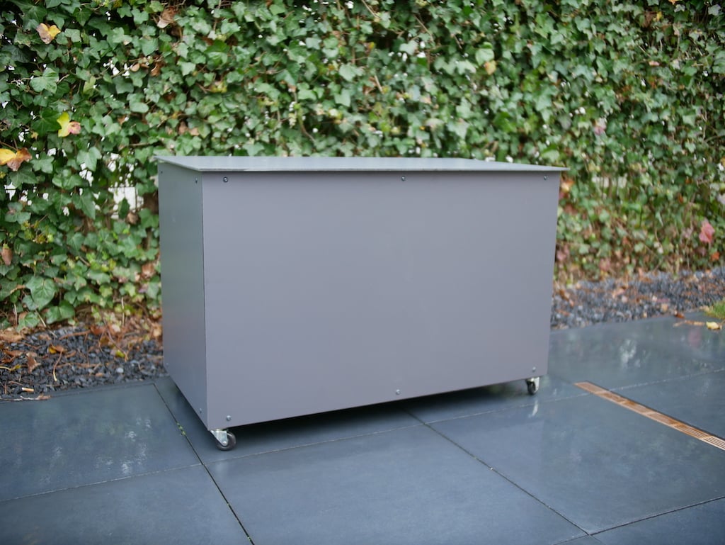 Outdoor toy box HPL